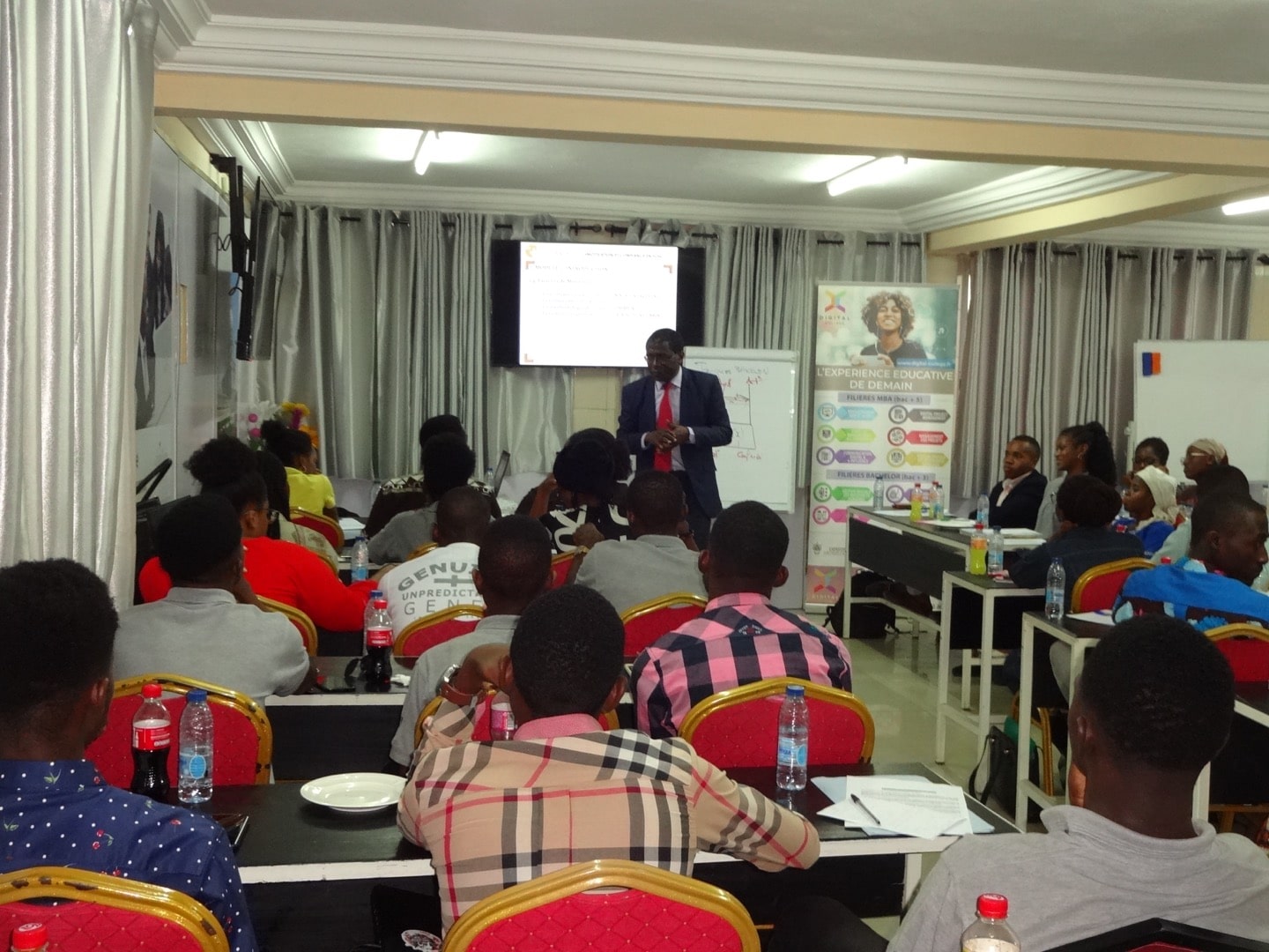 campus douala etudiants en cours